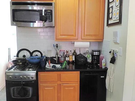 5th image of 160 Orchard St APT 9R