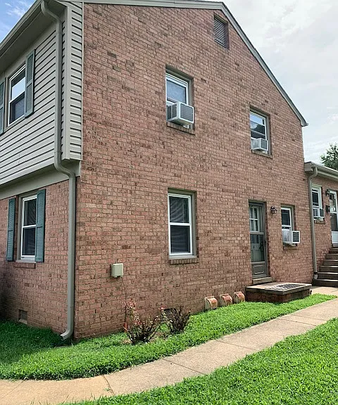 300 Claiborne Ave #4 — Photo 1