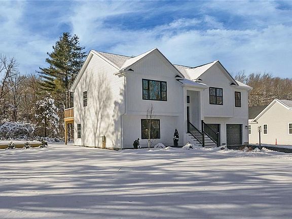 4th image of 70 Orchard Ave