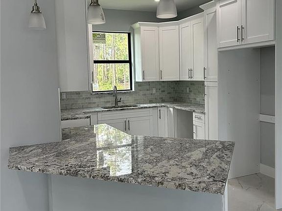 3rd image of 3844 27TH AVE NE