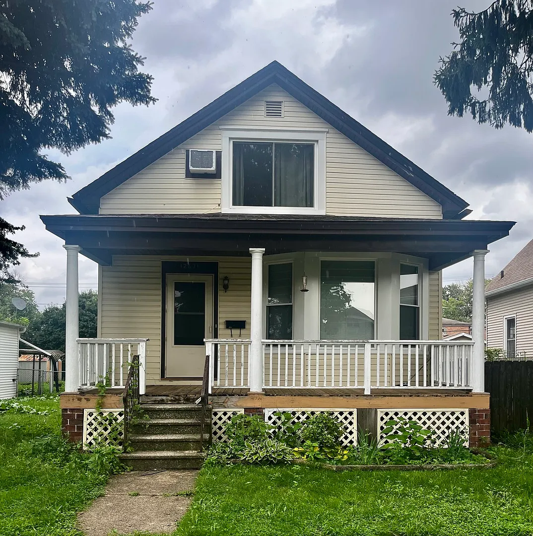 3 bed, 1330 sqft, $2,600 — Photo 1