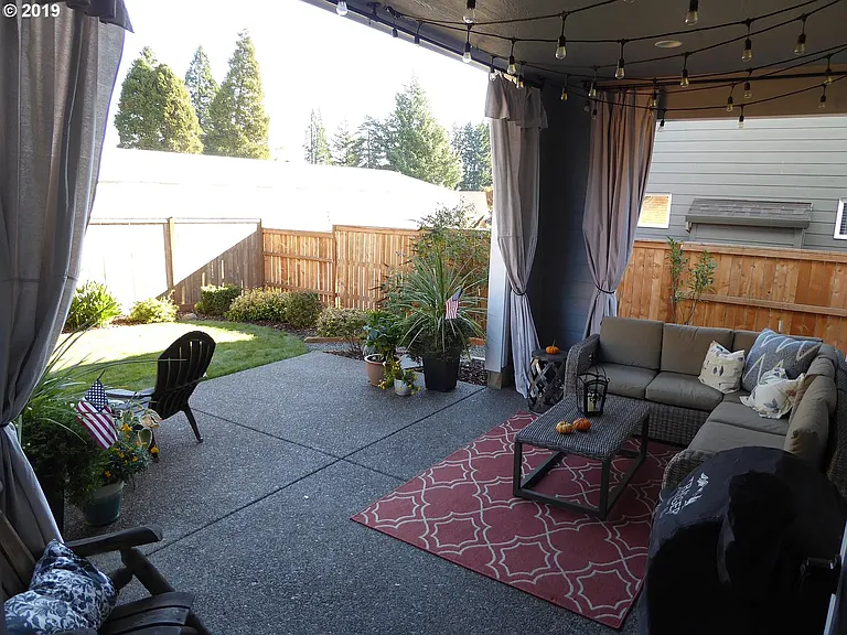 Covered Patio with Grill