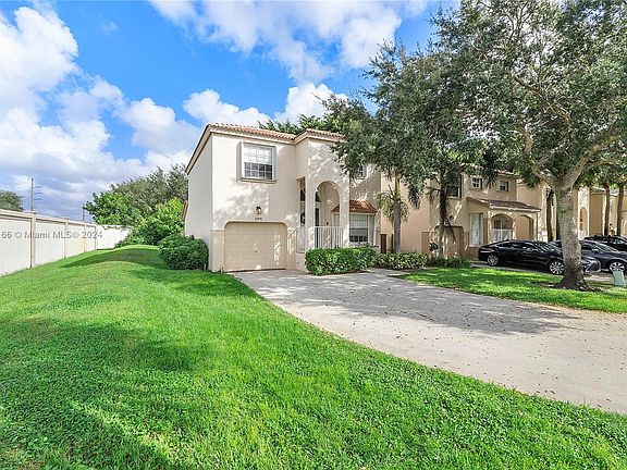 4th image of 10991 NW 12th Dr