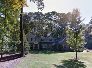16 Hemlock Hill Rd, Upper Saddle River, NJ 07458