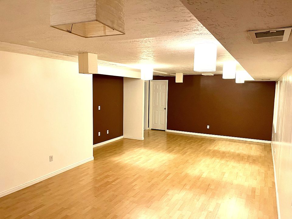 1st image of 3711 S Hampshire Cir