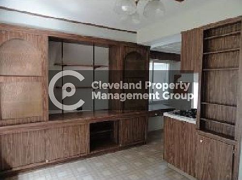 3rd image of 4919 E 95th St