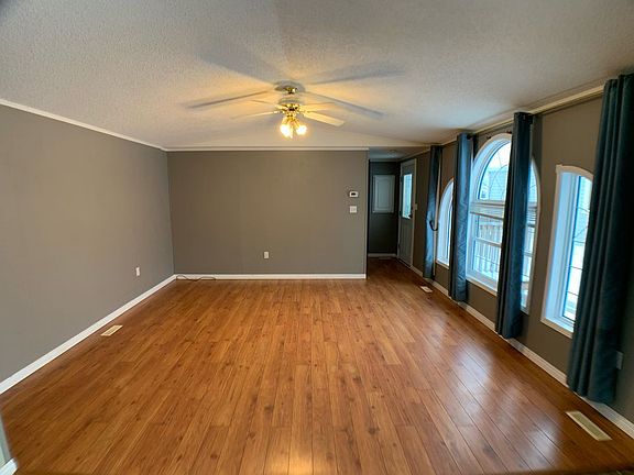 3rd image of 175 Cree Ln