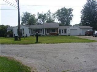 17 Parkview Dr, Conneaut, OH 44030