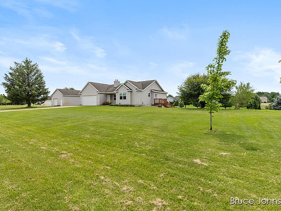 4th image of 9302 Dakota Dr