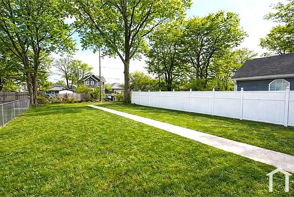 2133 White Ave — Photo 11