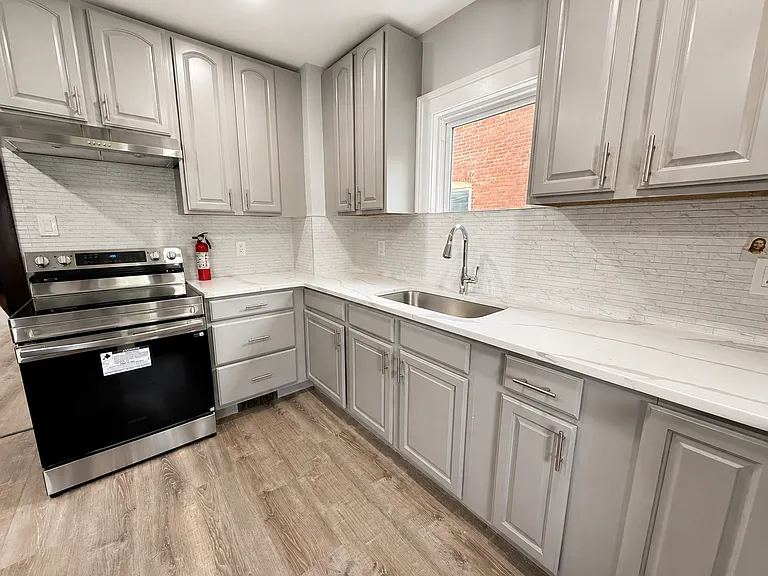 832 Thomas St #834 — Photo 9