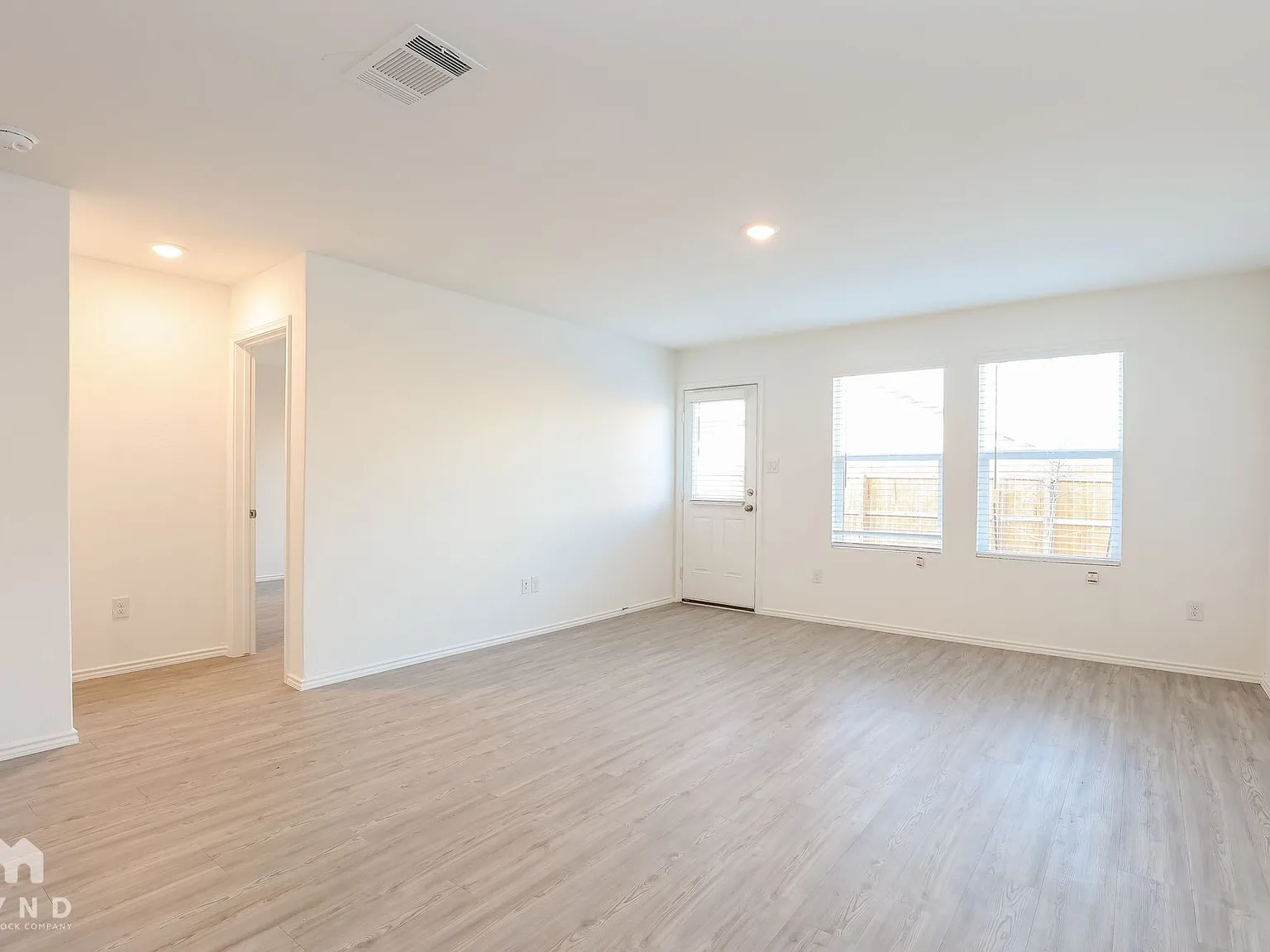 4 bed, 2.0 bath, 1627 sqft, $1,999 — Photo 4