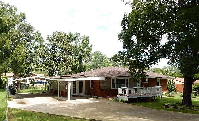1st image of 105 Park Ln