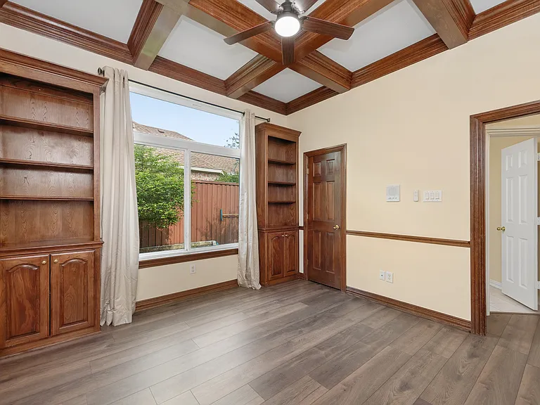 4568 Saint James Dr — Photo 15