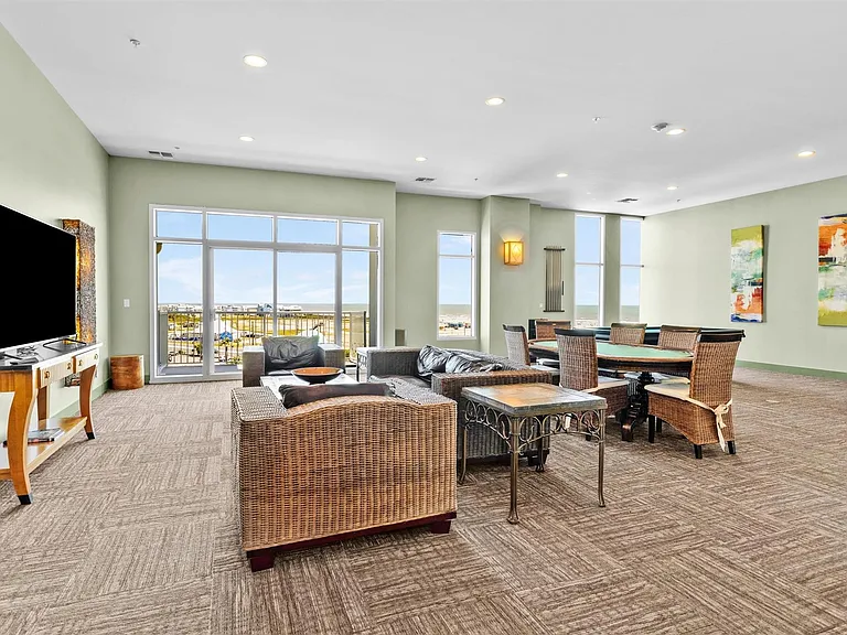 500 Seawall Blvd #1105 — Photo 30