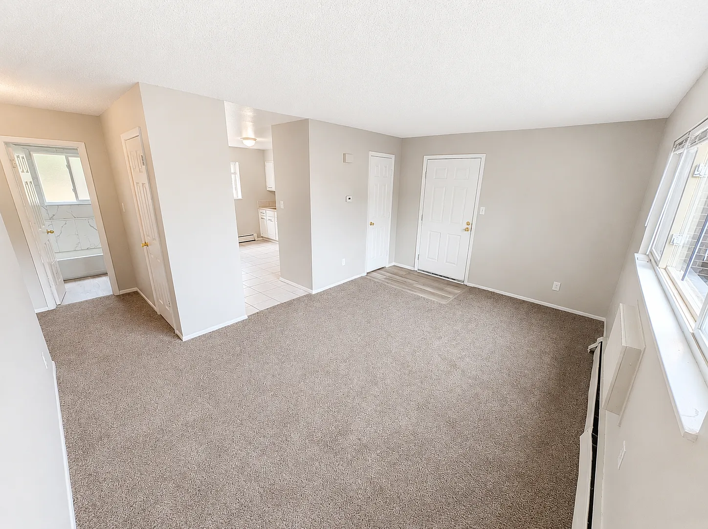 2 bed, 1014 sqft, $1,050 — Photo 3