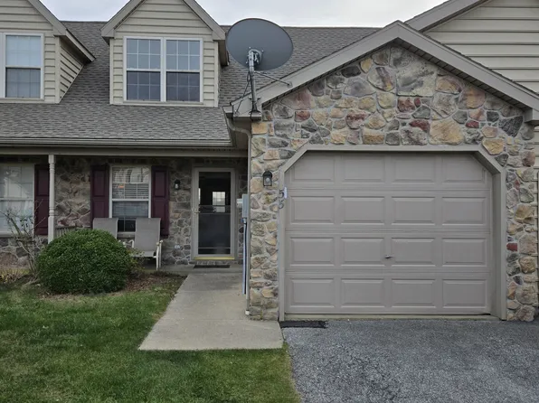 55 Stonecrop Ln, Manchester, PA 17345