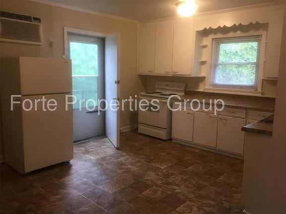 4th image of 329 N Bost St APT 3