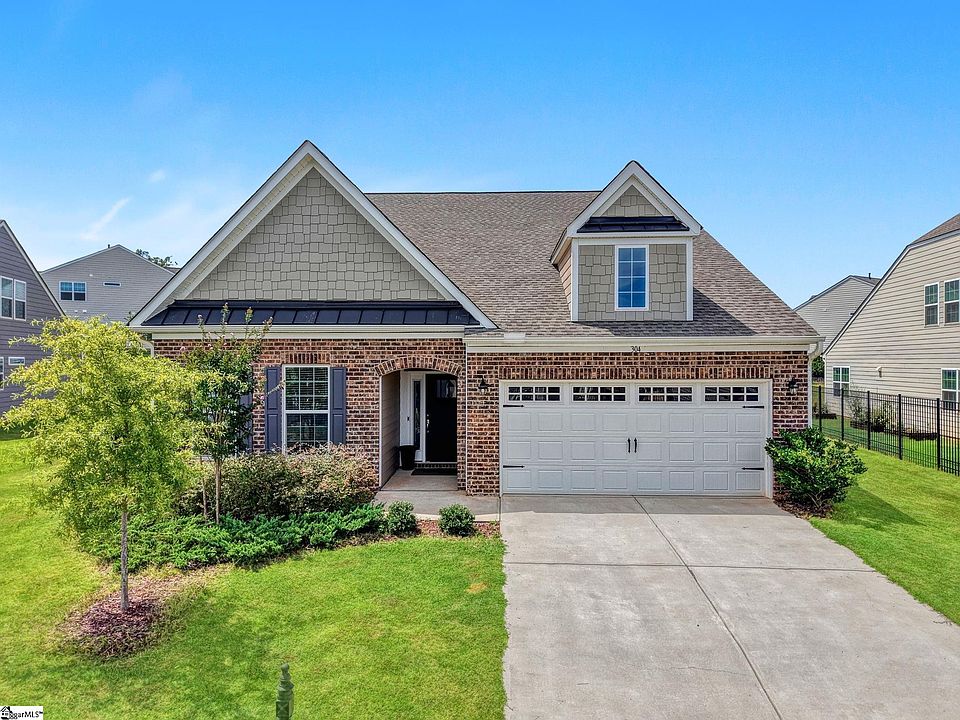 1st image of 304 Double Crest Dr