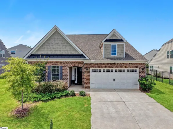 304 Double Crest Dr, Taylors, SC 29687