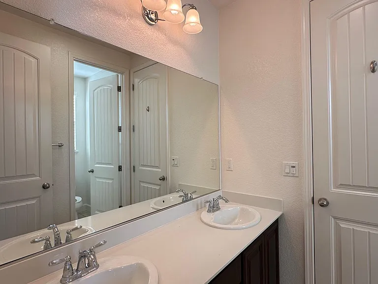 1407 Skibbereen Way — Photo 37