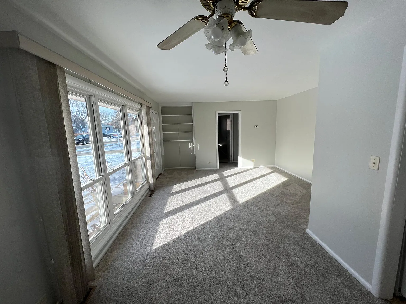 3 bed, 1044 sqft, $2,400 — Photo 4