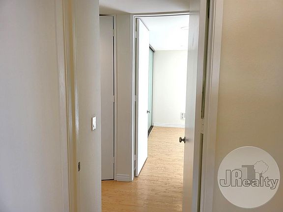 4th image of 5900 Canterbury Dr APT L125