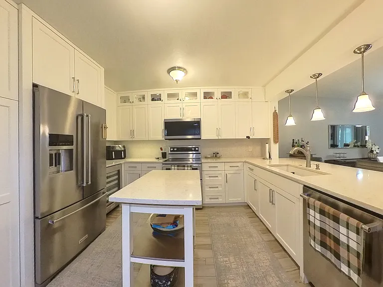9901 Sunset Cove Ln #222 — Photo 7