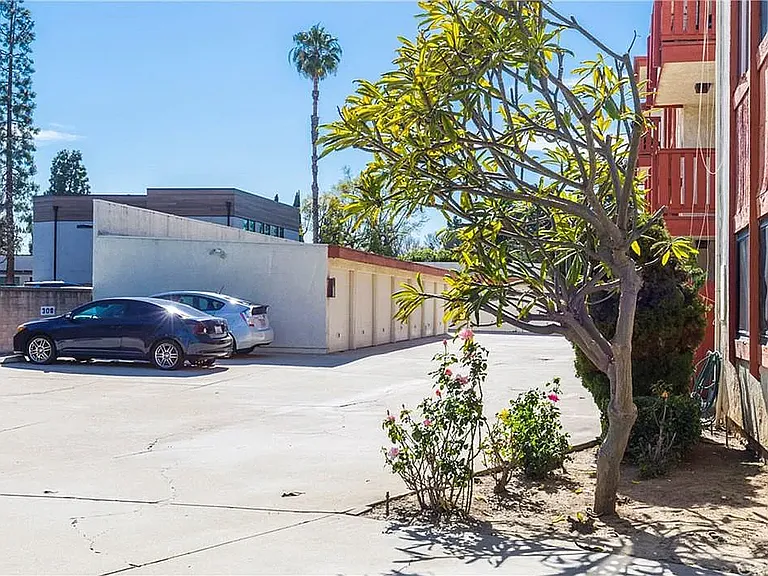 4591 Orange Ave — Photo 30