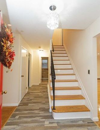 4th image of 171 Weed Ave