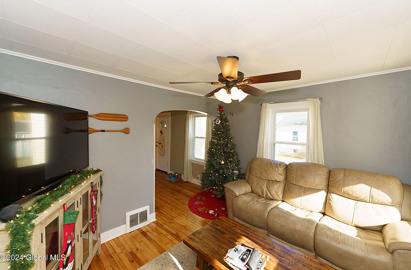 4th image of 2031 Westside Avenue