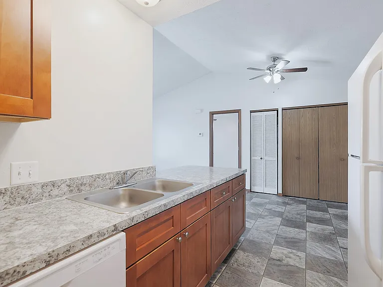2221 S Street — Photo 56