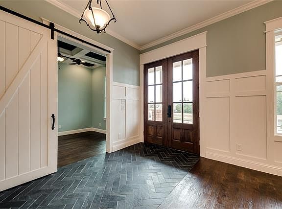 3rd image of 423 Park Place Blvd