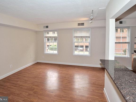 4th image of 610 Bashford Ln Unit 1312