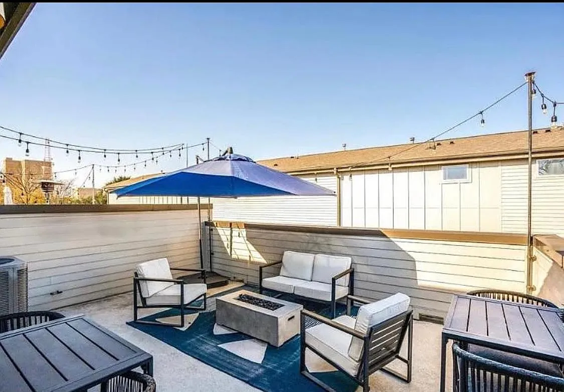 2 bed, 2.5 bath, 1488 sqft, $3,100 — Photo 3