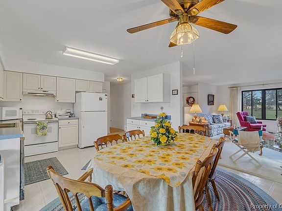 5th image of 476 Cralle Cove Dr