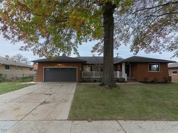 14395 Robert Dr, Middleburg Heights, OH 44130
