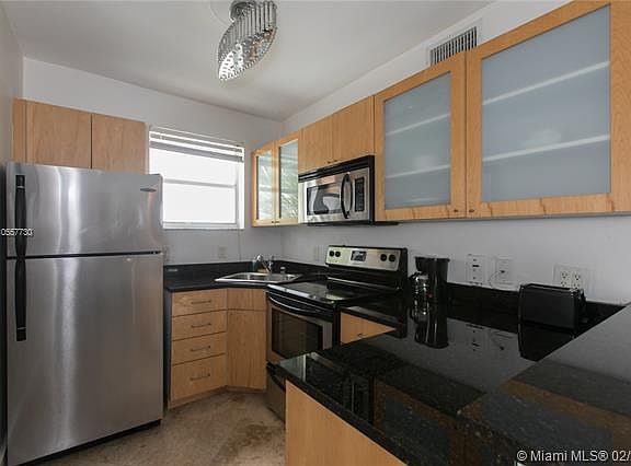 2nd image of 751 Collins Ave #5