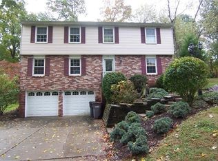 388 Carmell Dr, Pittsburgh, PA