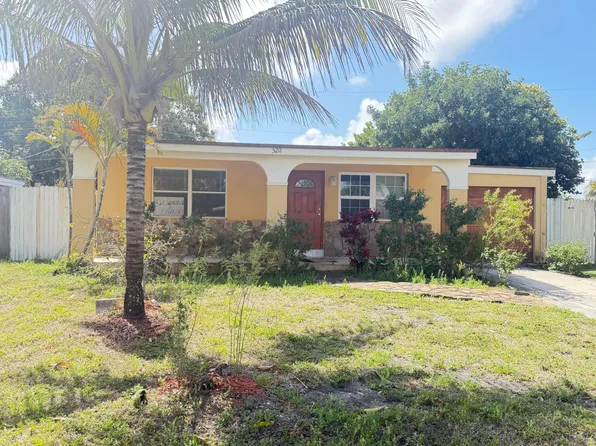 520 Seagrape Road N, Lantana, FL 33462