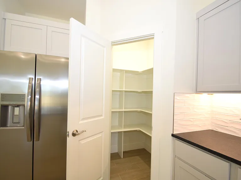 460 Amethyst Rd — Photo 7