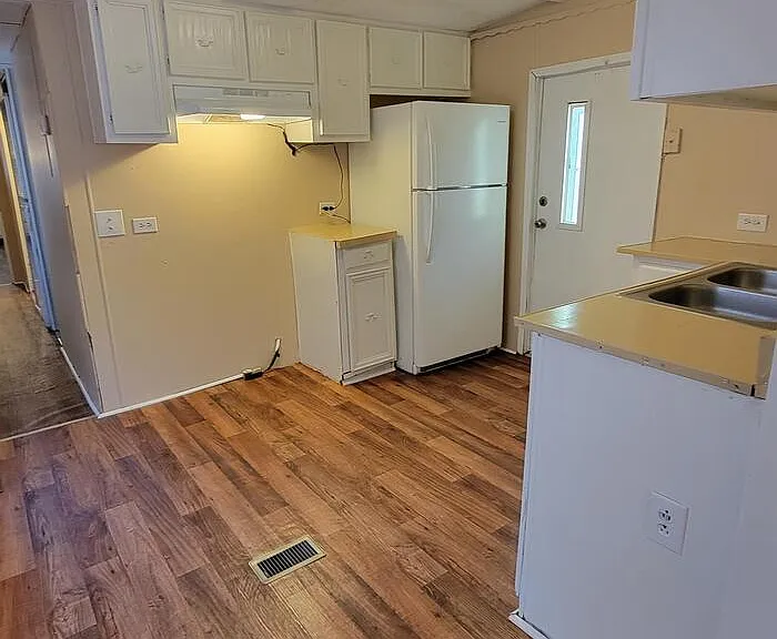 2827 Friendly Ln #6 — Photo 4
