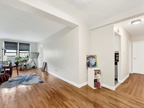 285 E 35th St APT 6E, Brooklyn, NY 11203