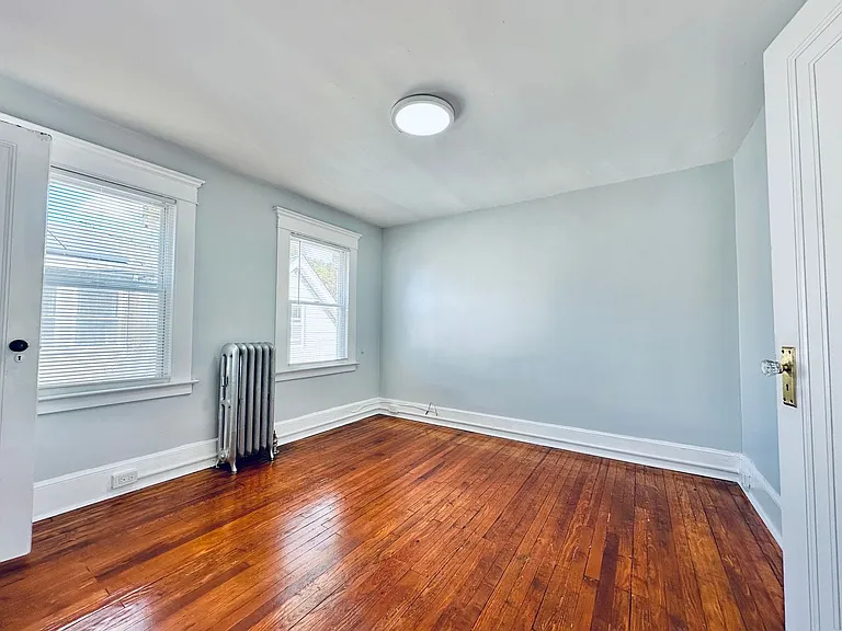 62-64 Sheldon Ter — Photo 12