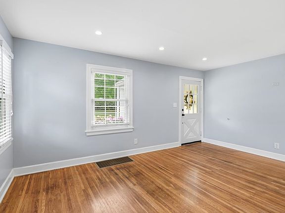 5th image of 4122 Ledyard Rd