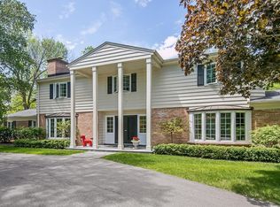 11327 N Lake View Pl, Mequon, WI 53092