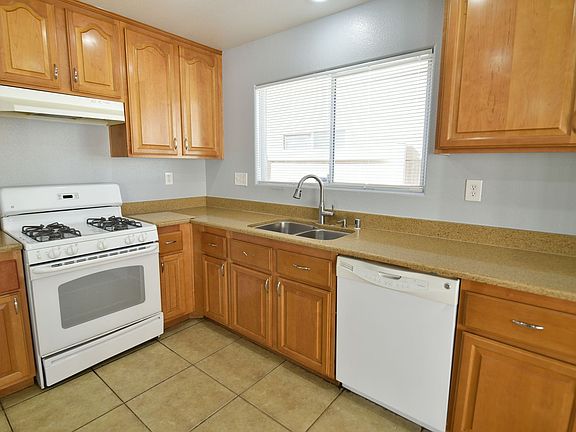 5th image of 4198 Apple Oak Ct