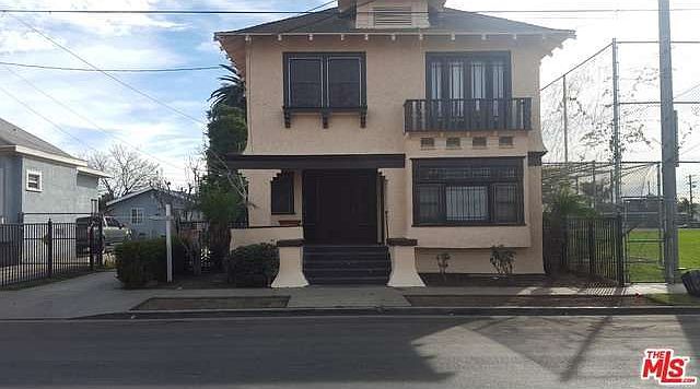 1st image of 1492 1/2 W 35th Pl