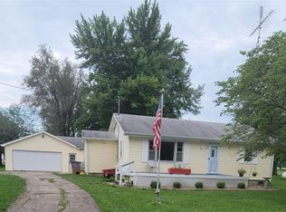 103 E South First St, Oconee, IL 62553