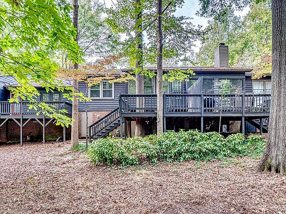 2nd image of 834 Bridgewood Dr